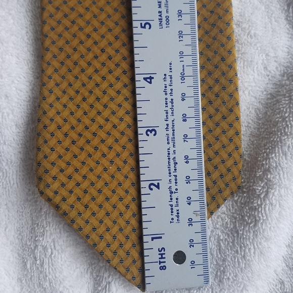 Kenneth Cole New York All Silk Necktie  / Suit Tie - Picture 11 of 13